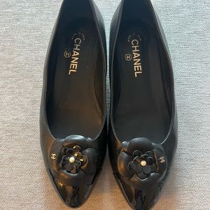 Chanel Black Women's Shoes with Floral Detail